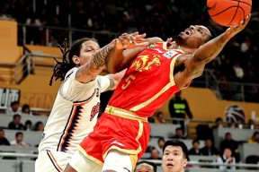 竞博官网 -广厦男篮训练开放日；今晚扳平良机引欢呼；NBA季后赛在即；资深球员宣示担当的简单介绍