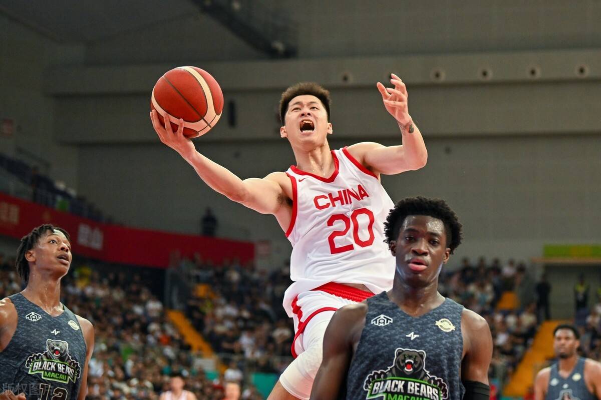 包含里程碑夜亚特兰大单刀错失，CBA常规赛关键时刻刷纪录，话题不断，轮换策略成焦点的词条