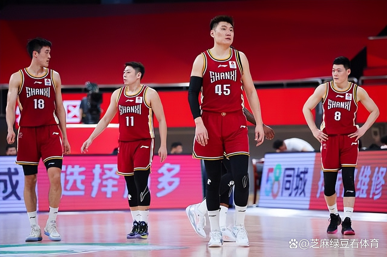 拜仁慕尼黑迎CBA季后赛关键赛，关键时刻队长鼓劲，球迷炸锅，高层口径保持一致的简单介绍